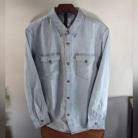 Levi's Western Button Down Shirt Size Medium MSRP $79 - Picture 1 of 4
